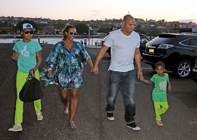 Angel with her sister, mother and step-father Stephen Belafonte